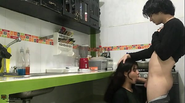 Compilacion amateur de las mamadas garganta profunda a mi cachondo hermanastro